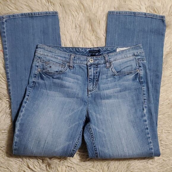 Tommy Hilfiger Womens Blue Bootcut Jeans Size 10 and sport tee shirt - Picture 3 of 12